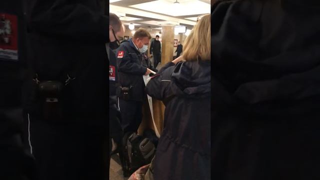 Ставим на место бешеную бабку