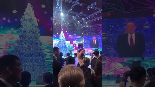Прикол на новый год смотреть онлайн