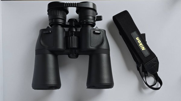 Nikon Aculon A211 10-22x50 бинокль