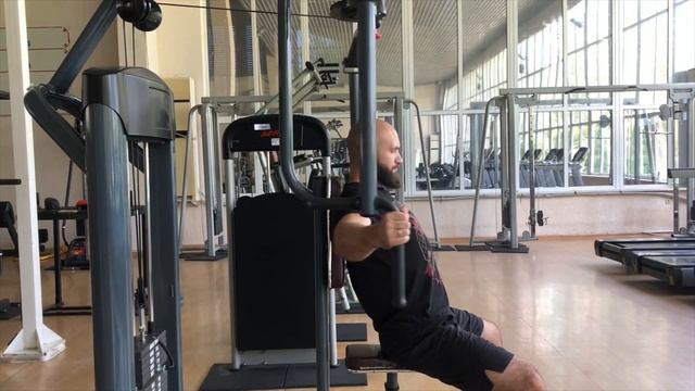 Сведение рук в тренажере бабочка смотреть онлайн