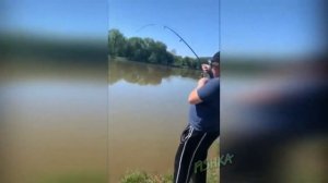 НОВЫЕ ПРИКОЛЫ НА РЫБАЛКЕ 2024-2025. ТРОФЕЙНАЯ РЫБАЛКА. ПРИ?