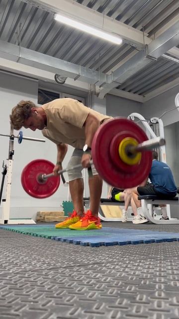 Тяга штанги в наклоне с пола широким хватом 82,5*12 смотреть онлайн