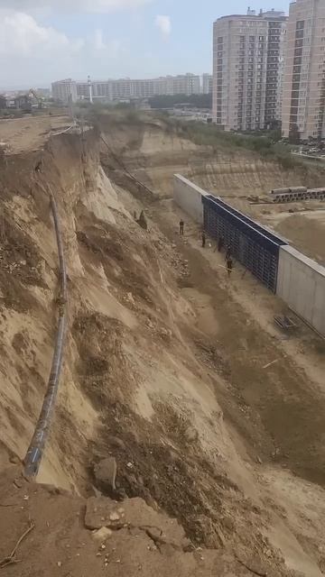 В Анапе продолжает обсыпаться грунт, до ближайшего до? смотреть онлайн