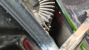 полная разборка двери Hyundai Solaris первого поколения.