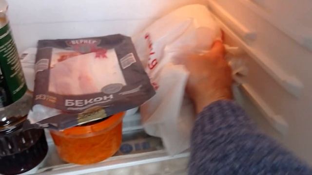 ASMR. ЧТО У МЕНЯ НАХОДИТСЯ В ХОЛОДИЛЬНИКЕ? смотреть онлайн