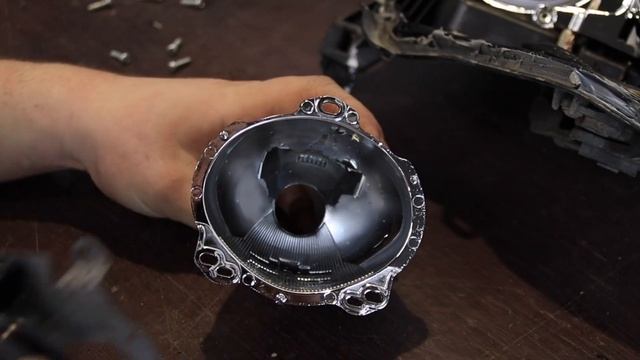 Замена штатных выгоревших линз на Bi-Xenon HELLA 3R | Toyota Avensis смотреть онлайн