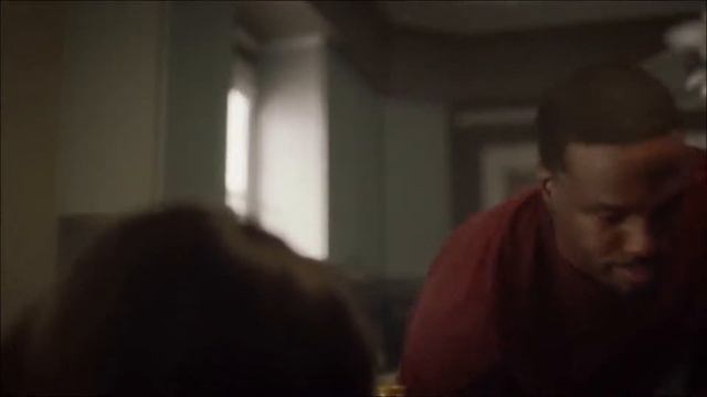 Сериал "Хранители" - сцена с завтраком смотреть онлайн