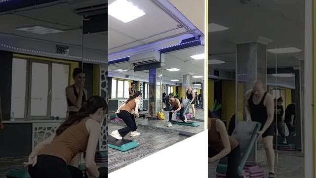 Болгарские выпады. Выпады – упражнение для развития ? смотреть онлайн