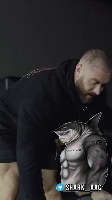 Крис Бамстед о преимуществах свободных весов.Больше к смотреть онлайн