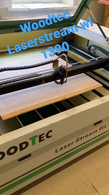 Видеообзор скоростного реза гравировки настанут Woodtec смотреть онлайн