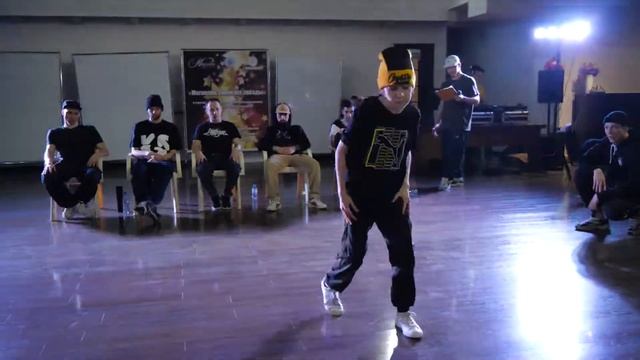 до 13 лет Bgirl Rita Vs Bgirl Rey - 