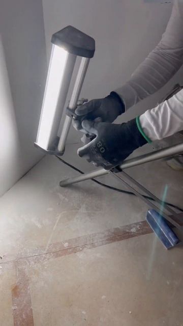 Малярный свет lossewC1 и штатив Corner Profi #малярка #малярныер смотреть онлайн