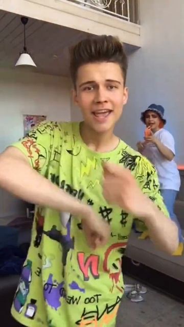 Может начать танцевать ?