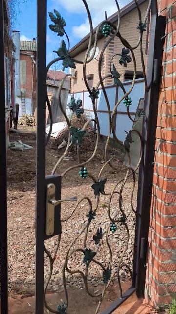 Установили калитку из лозы #кузница #ручная_работа #ко? смотреть онлайн