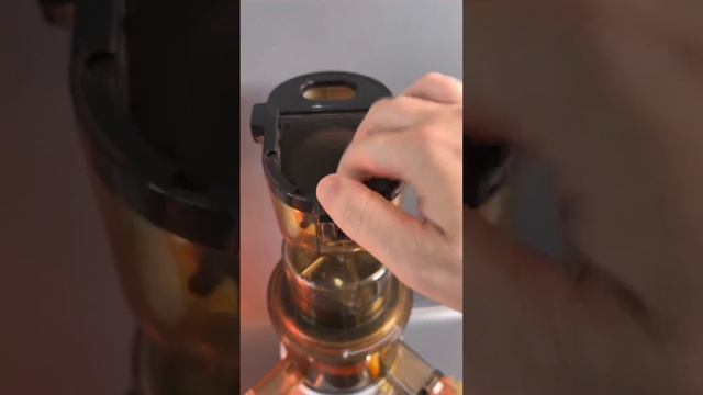 ВЫЖИМАЮ СОК ИЗ ФРУКТОВ | БЕДНАЯ СОКОВЫЖИМАЛКА🍏🍊🍋 смотреть онлайн