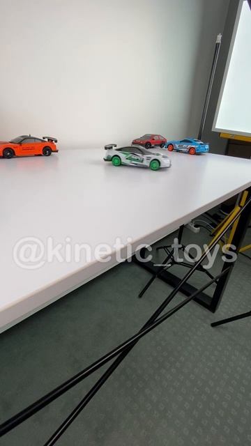 Дрифт машинки Nissan GTR,  Toyota AE86 Trueno на пульті керування