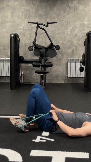 Ягодичный мост с резиной смотреть онлайн