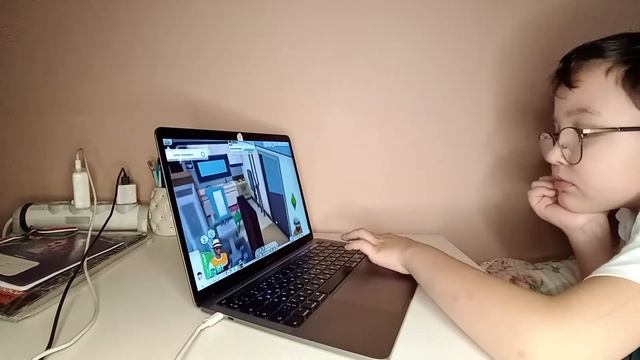 играем в игру симс 4 смотреть онлайн
