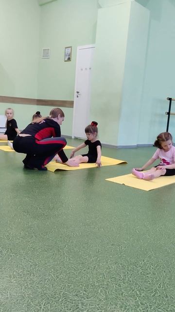 УРОКИ КЛАССИЧЕСКОГО ТАНЦА / БАЛЕТНАЯ ШКОЛА GOLDEN TAP DANCE / БАЛЕТ ДЛЯ ДЕТЕЙ РОСТОВ-НА-ДОНУ смотреть онлайн