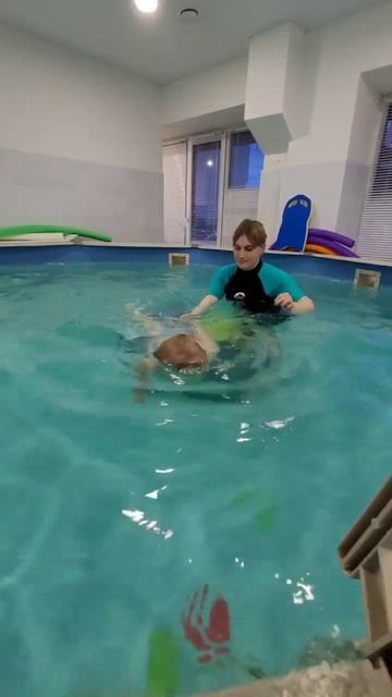 Грудничковое плавание #бассейндлядетей #детскиймасса смотреть онлайн