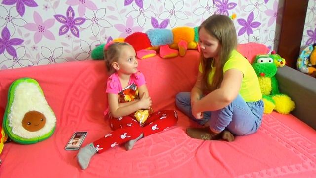 Лера Хочет быть Малышом. Маргарита и Девочки изучают ? смотреть онлайн