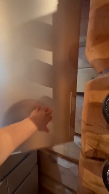 Холодильник, который можно открыть с двух сторон. смотреть онлайн