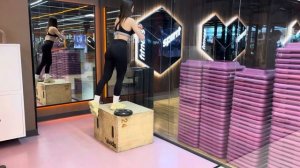 Зашагивания На Тумбу Для Проработки Ягодичных. 2 Вариа