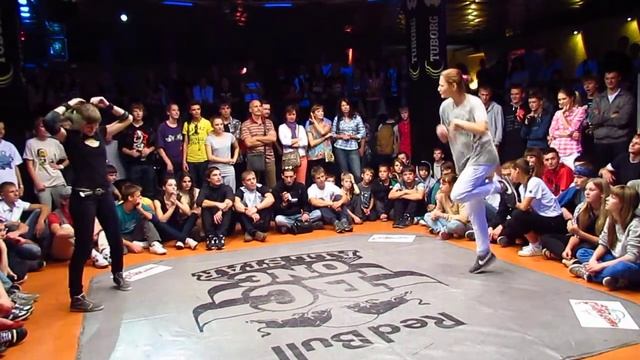 B-girl Даша vs B-girl Физика (Gorky Battle 5) смотреть онлайн