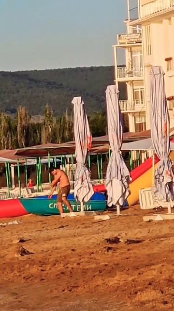 Зарядка у моря #феодосия #sorts смотреть онлайн