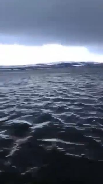 На севере Камчатки море вышло из берегов и затопило аэ смотреть онлайн