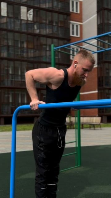 Тренировка турник, брусья🔥✊🏼 #motivation #workout #sports #fitnes смотреть онлайн