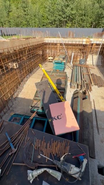 Как сделать крутой бассейн? / Строим огромный бассейн ? смотреть онлайн