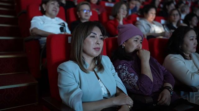 Праздничный концерт, посвященный 8 марта, прошел в Уст? смотреть онлайн