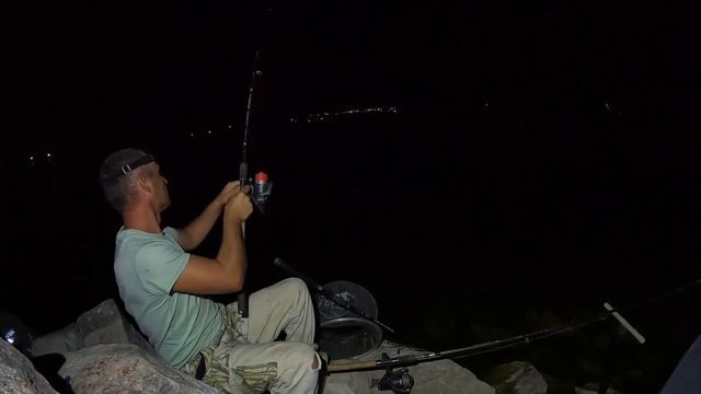 Капчагай рыбалка на камнях