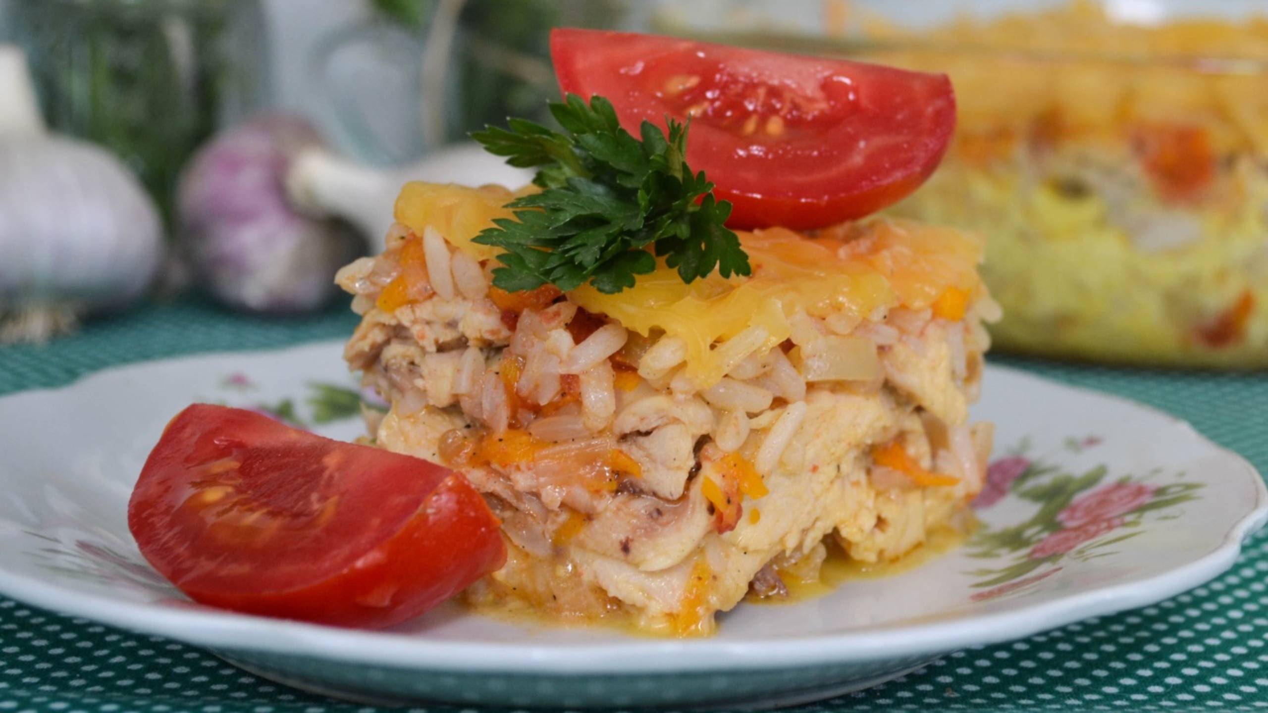 Простая рисовая запеканка с курицей и овощами в духовке - идея вкусного ужина смотреть онлайн