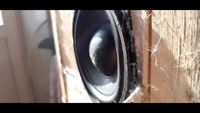 Басс тест сабвуфера , громкость не на максимальную смотреть онлайн
