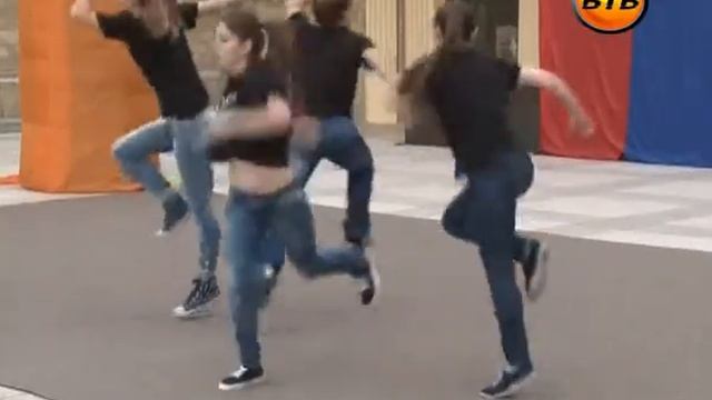 Молодежный концерт у ДК Ткаченко смотреть онлайн