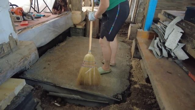 Такой град мы увидели впервые, град размером с грецкий орех. Жизнь в деревне после переезда. смотреть онлайн
