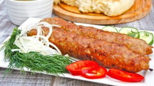 Люля-кебаб из свинины на мангале / Вкуснее шашлыка!