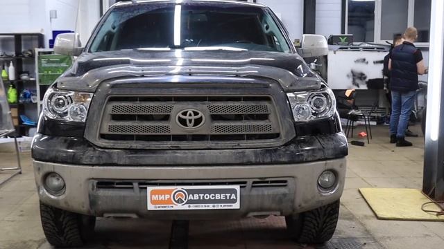 Установка BI-LED модулей в фары Toyota Tundra. смотреть онлайн