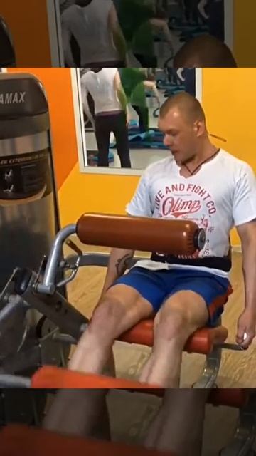 Разгибание ног сидя смотреть онлайн