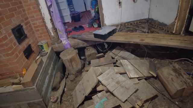 Разобрал полы до земли. Жизнь в деревне после переезда. смотреть онлайн