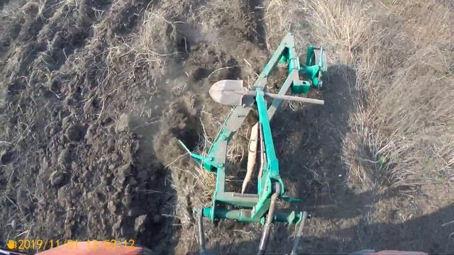 Оранка городу, цілина . Плуг Bomet 3-30 смотреть онлайн