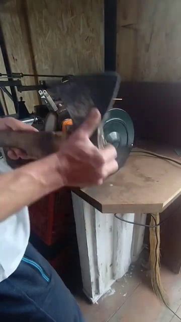 ЗАТОЧКА ТОПОРА НА НАЖДАКЕ смотреть онлайн