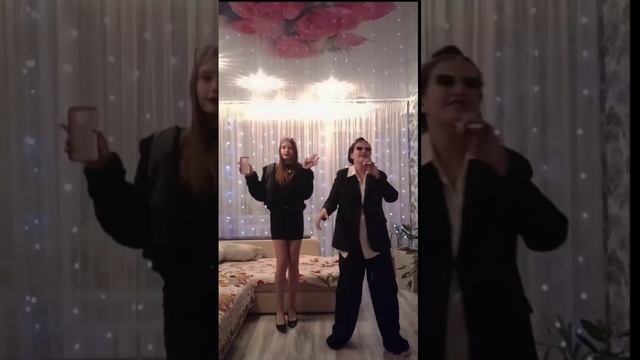 Лепс и его девушка 18 лет