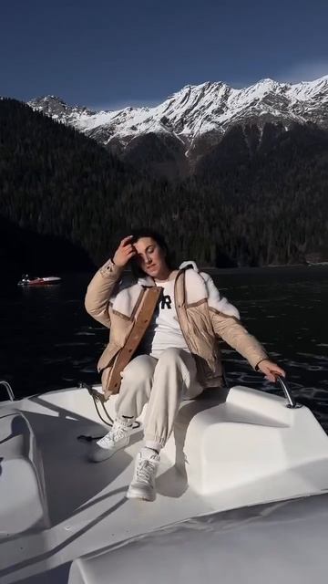 Что может быть лучше гор🏔 #абхазия #горы #озерорица смотреть онлайн