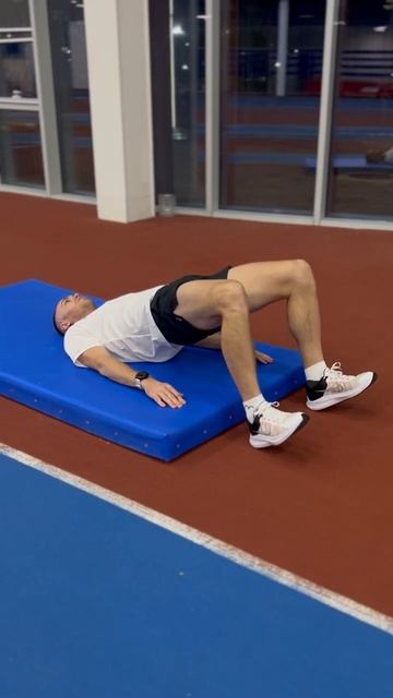 Ягодичный мостик лежа, с пятки смотреть онлайн