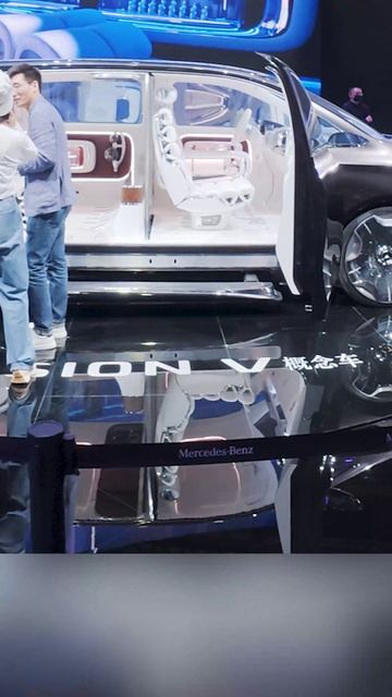 Космический Mercedes Maybach| АВТОВЫСТАВКА ШАНХАЙ 2025 смотреть онлайн