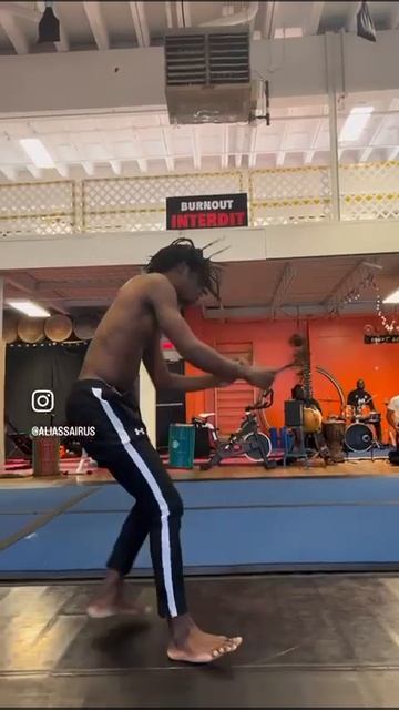 у него есть кости? смотреть онлайн