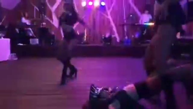 Шоу балет. Номер "Полицейские" смотреть онлайн